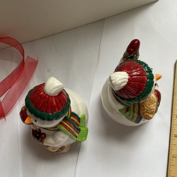 Mikasa snow man salt and pepper shakers. - Picture 7 of 7